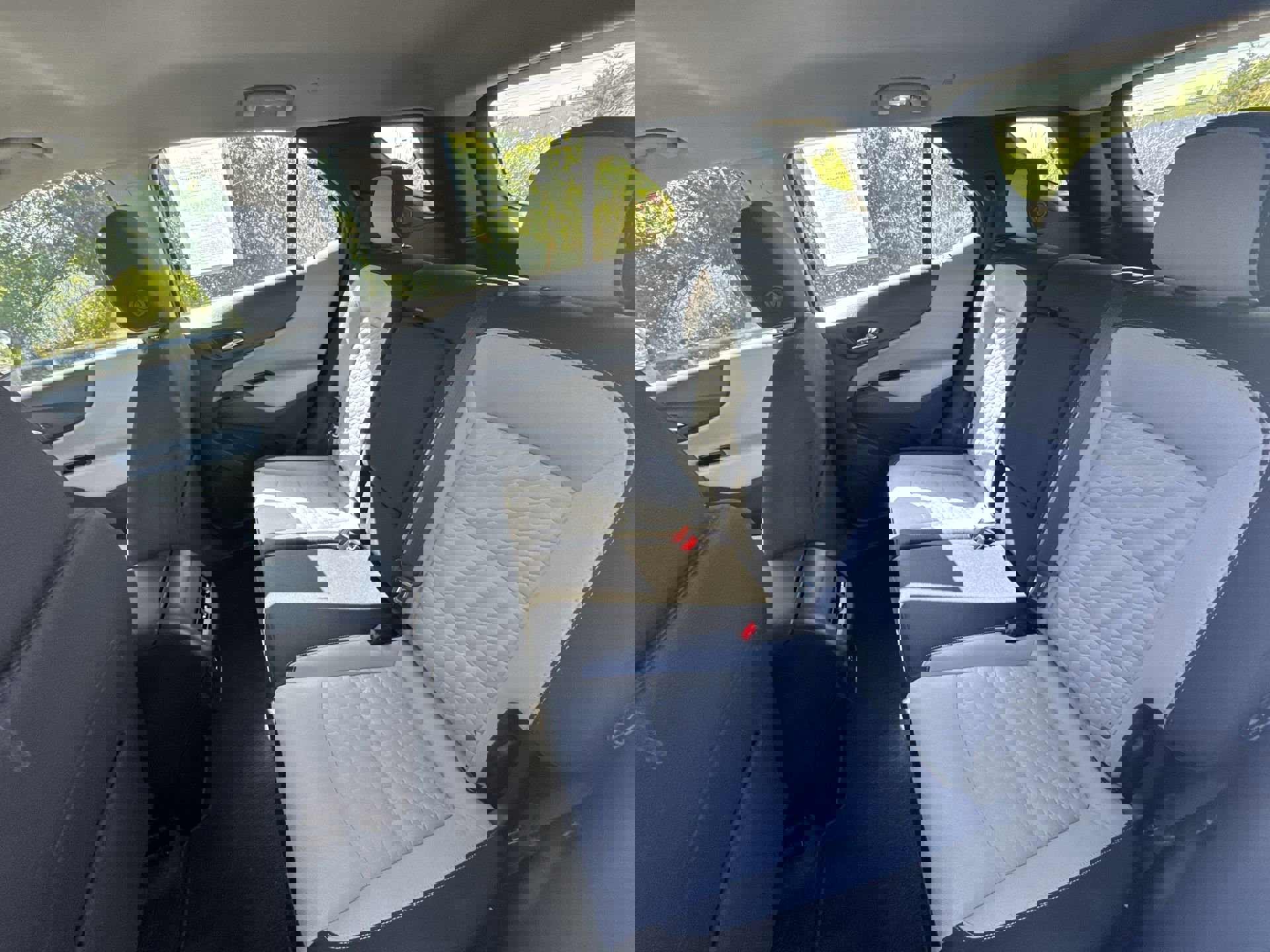 2020 Chevrolet Equinox LS photo 22