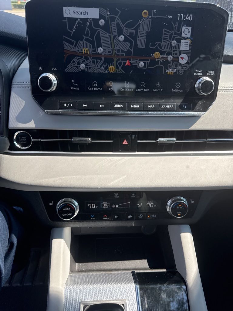 2023 Mitsubishi Outlander SEL photo 2