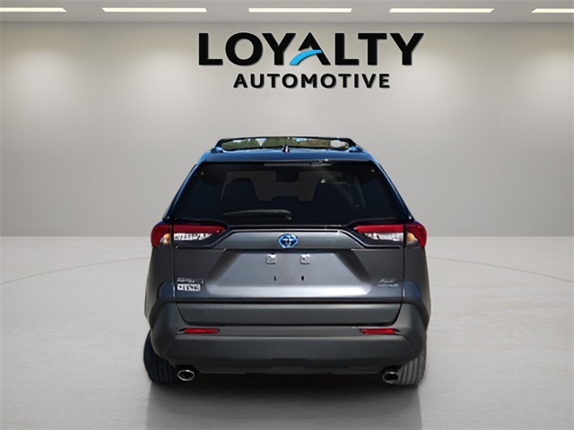 2024 Toyota RAV4 Hybrid XLE photo 4