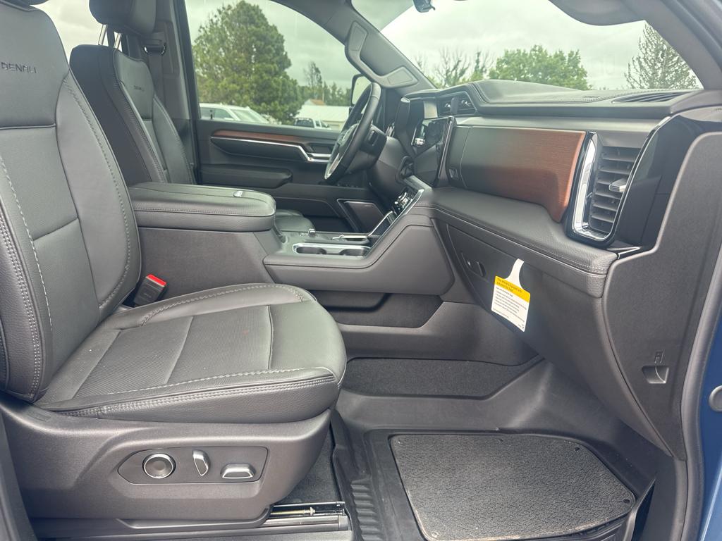2024 Gmc Sierra 2500 Denali photo 16