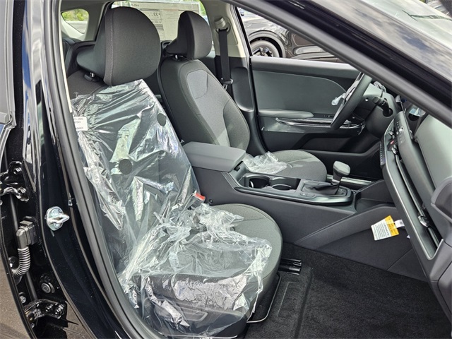 2025 Kia K4 LXS photo 11