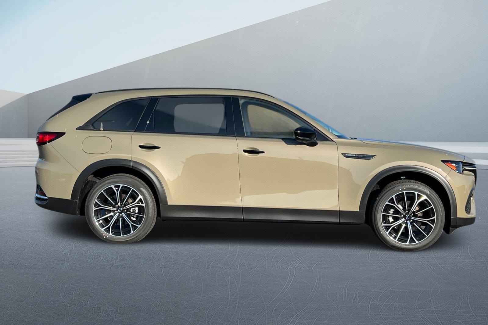 2025 Mazda CX-70 Premium Plus photo 2