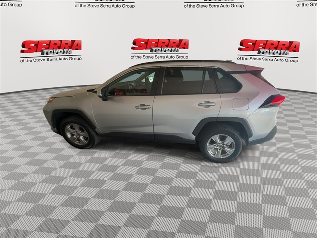 2024 Toyota RAV4 XLE photo 6