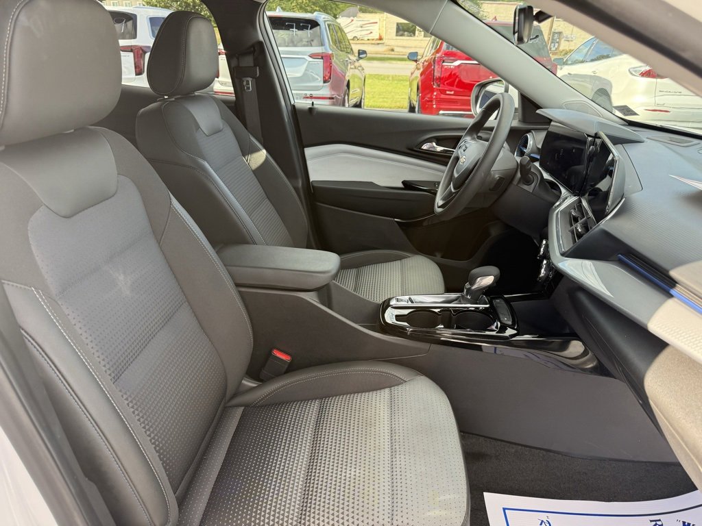 2024 Chevrolet Trax LT photo 10