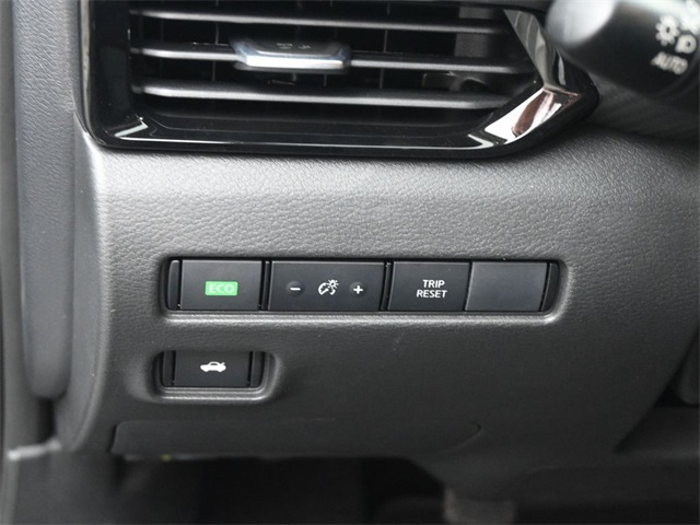 2025 Nissan Sentra SV photo 18