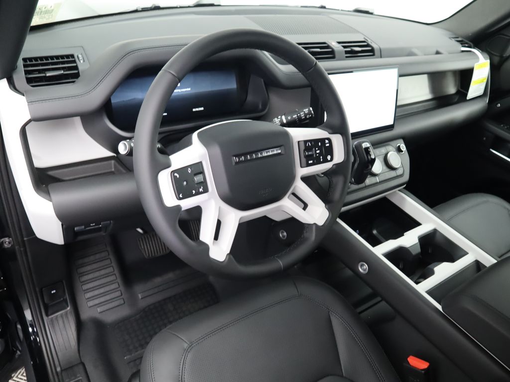 2025 Land Rover Defender 110 S photo 9