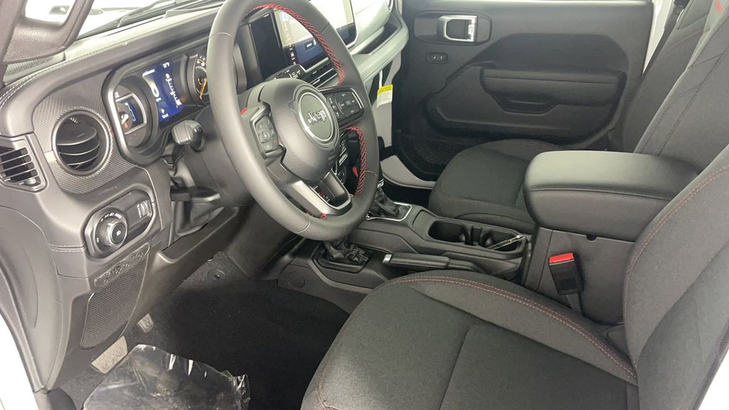 2025 Jeep Wrangler Rubicon photo 12
