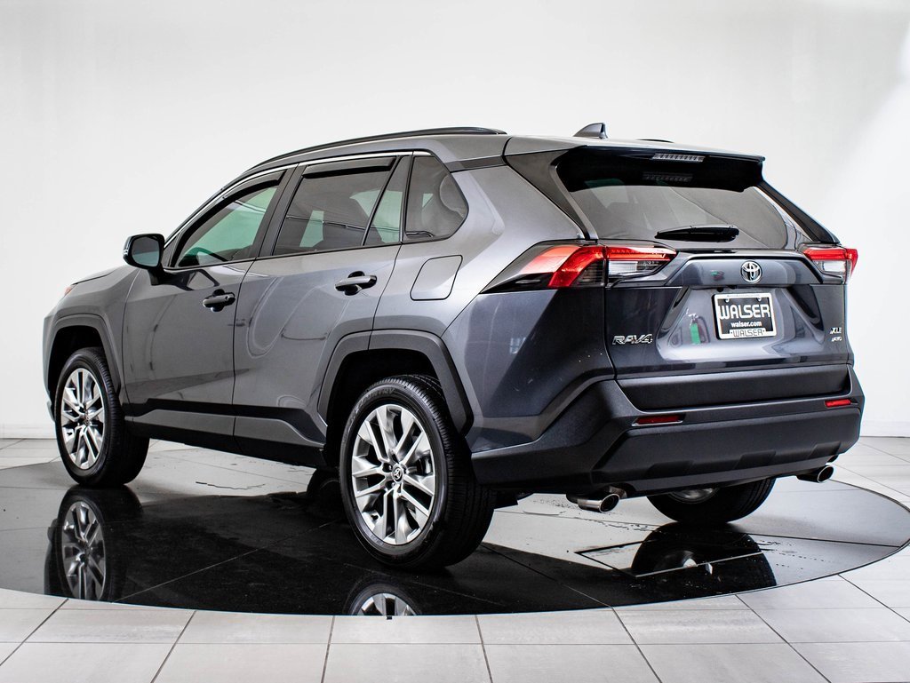 2025 Toyota RAV4 XLE Premium photo 11