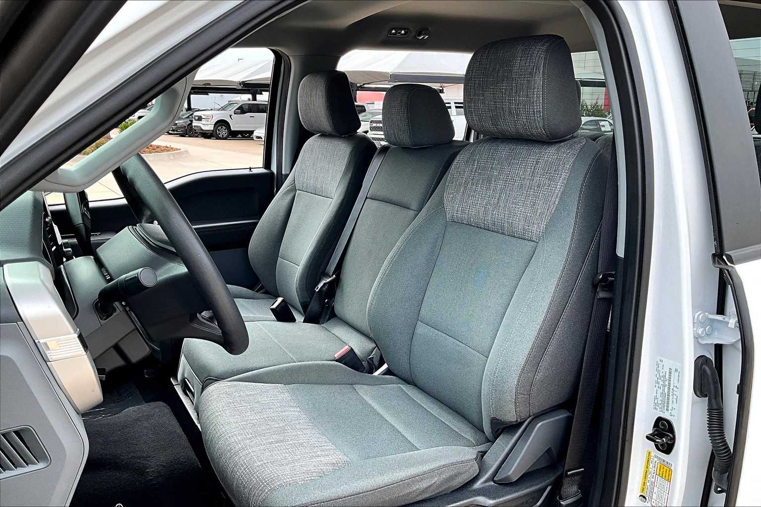 2023 Ford F-150 XLT photo 8