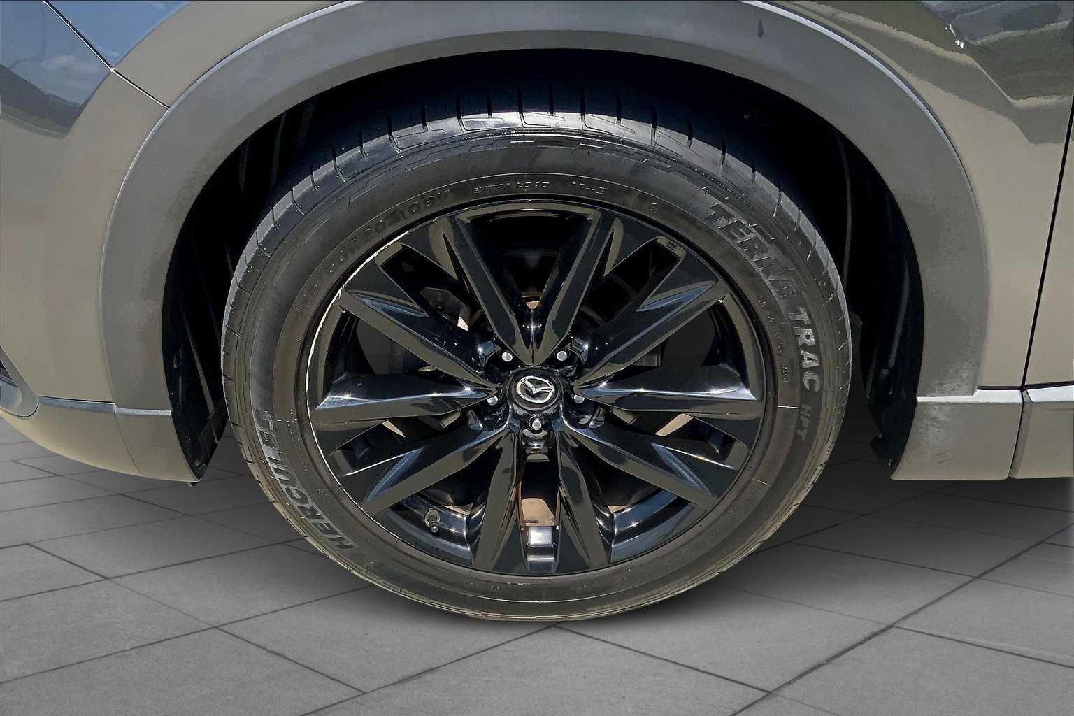 2022 Mazda CX-9 Touring photo 9