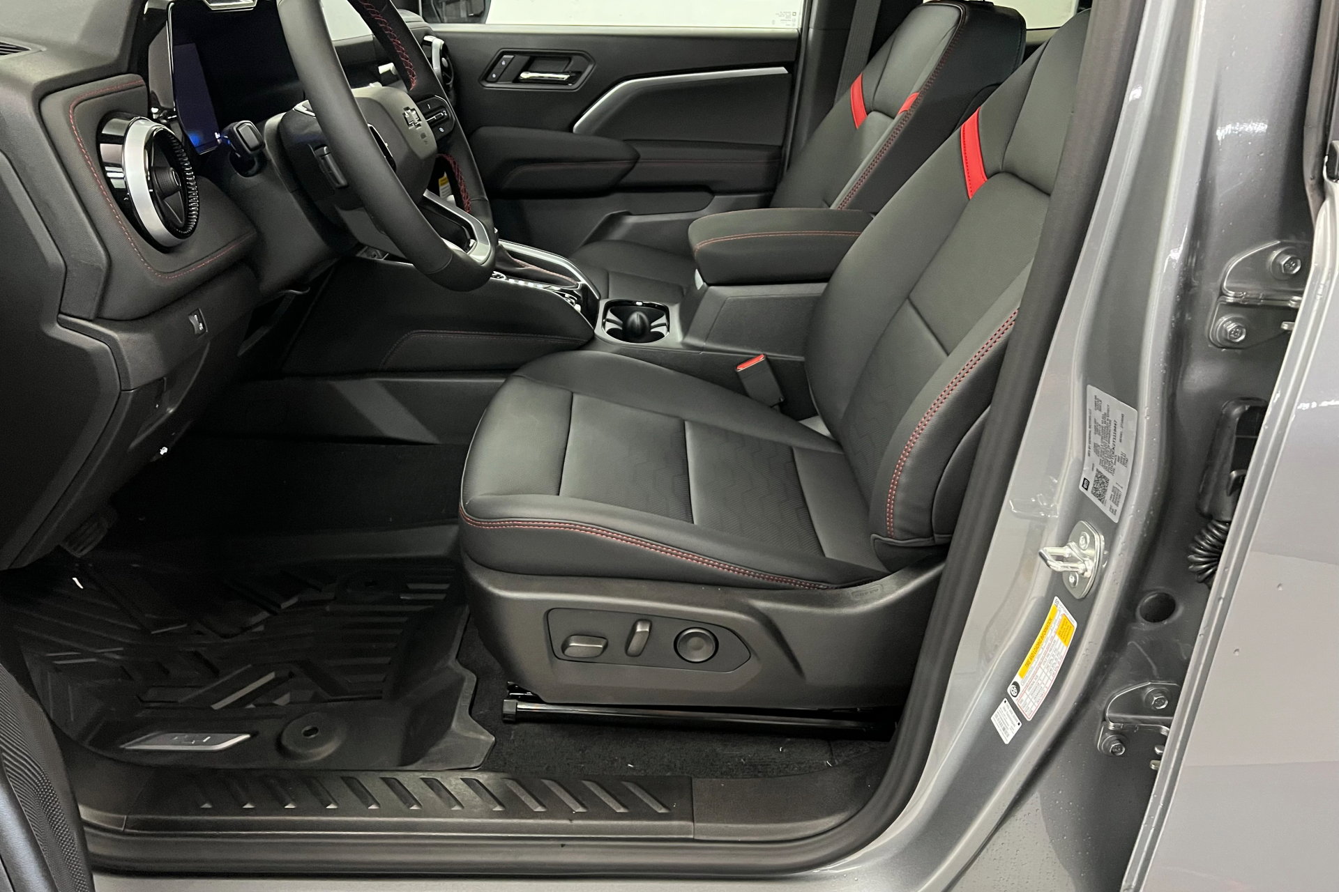 2026 Chevrolet Colorado Z71 photo 17