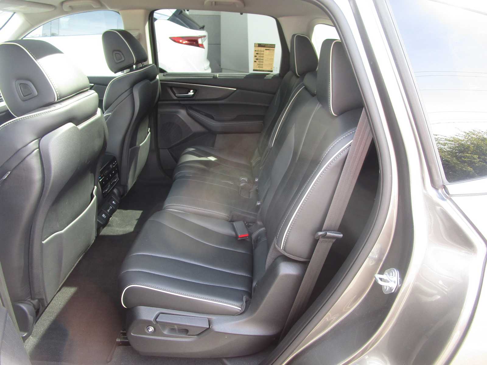 2023 Acura MDX SH-AWD Advance photo 9