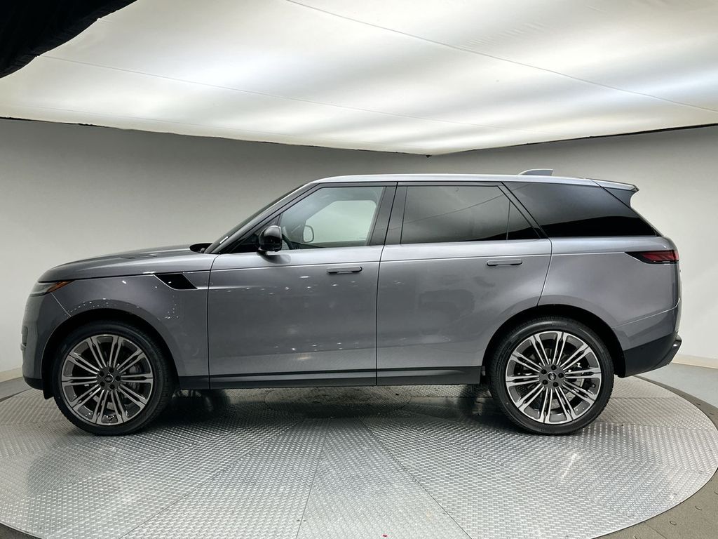 2025 Land Rover Range Rover Sport SE photo 2