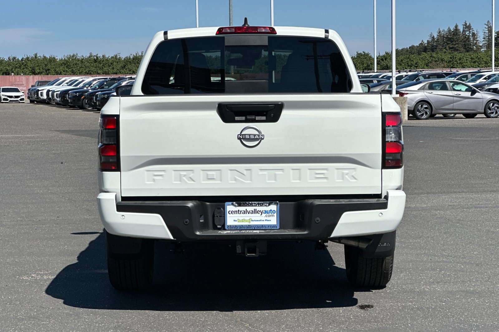 2025 Nissan Frontier SV photo 5