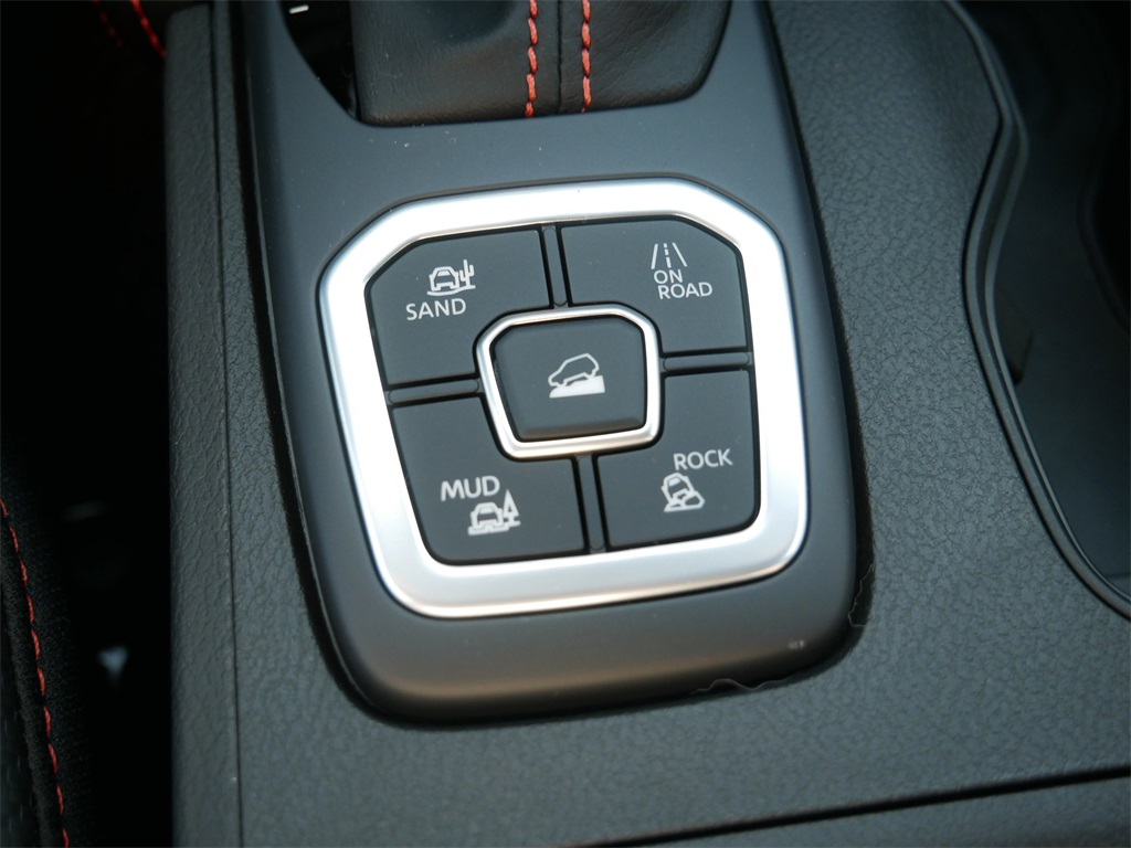 2026 Nissan Frontier PRO-4X photo 16