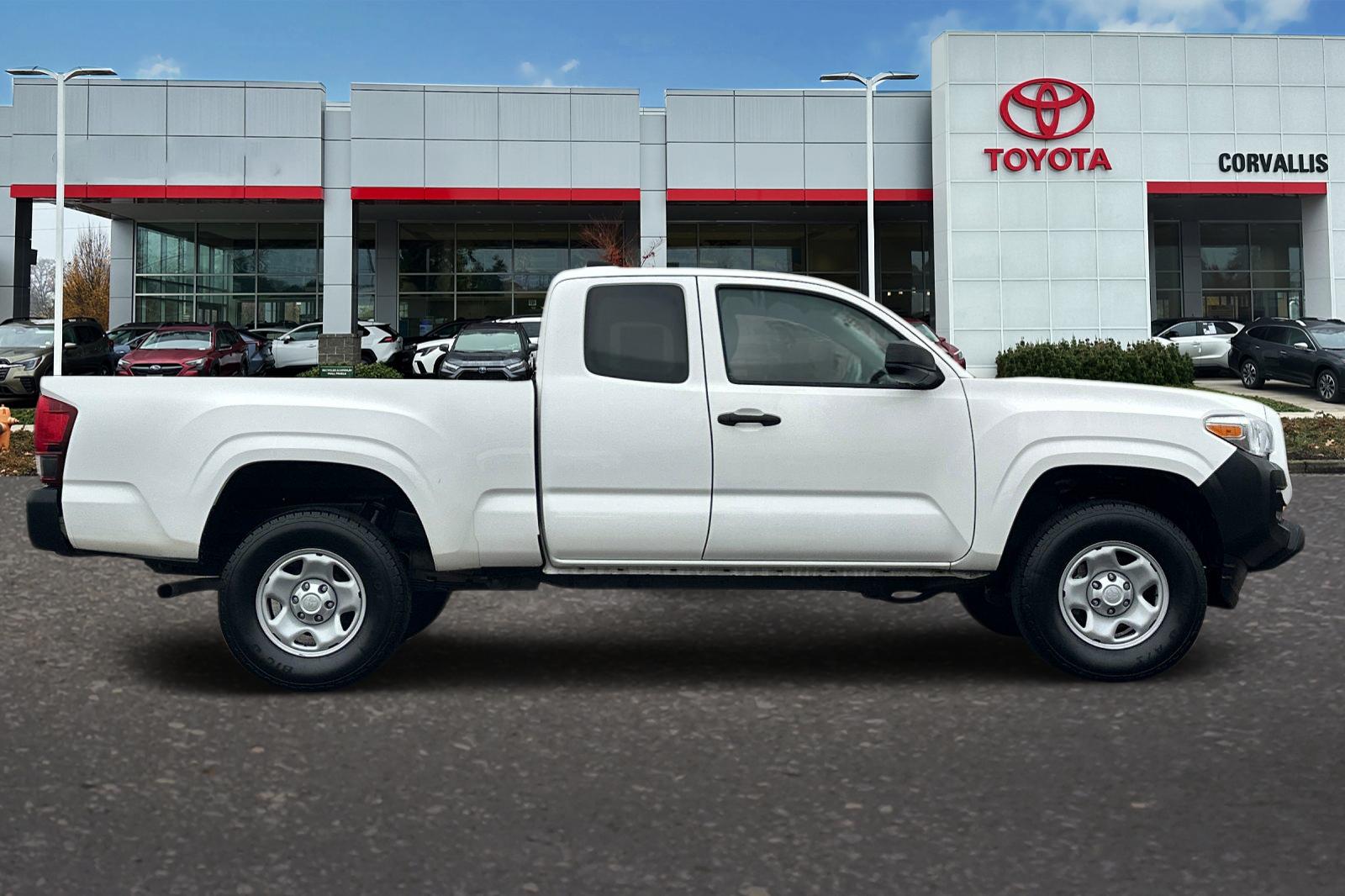 2022 Toyota Tacoma SR Access Cab photo 2