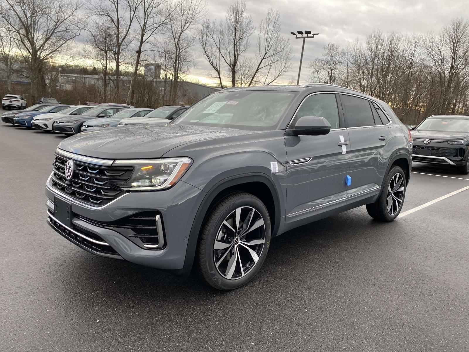 2026 Volkswagen Atlas Cross Sport SEL Premium R-LINE's photo