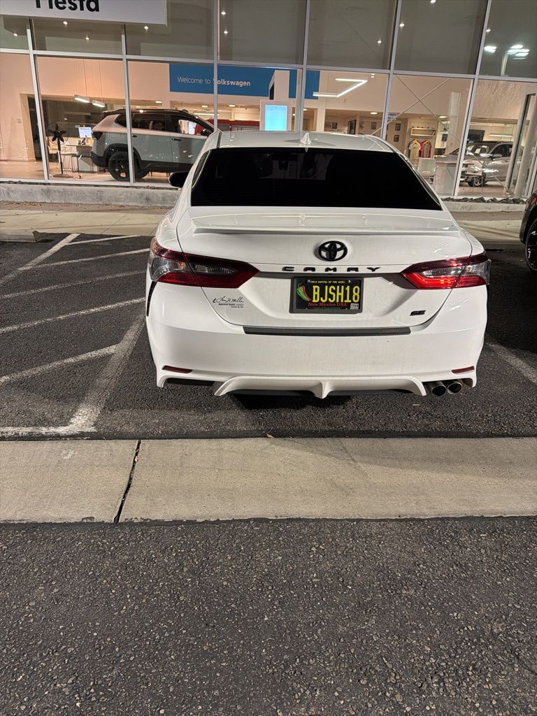 2023 Toyota Camry SE photo 3