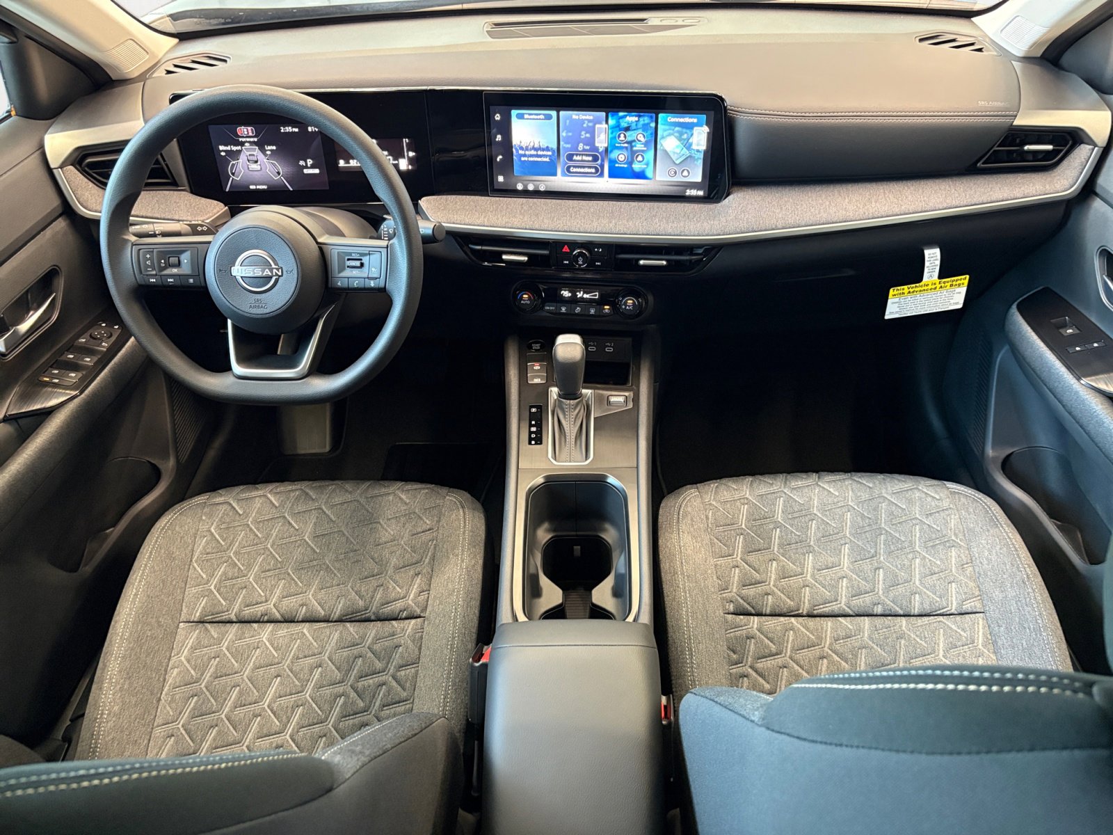 2026 Nissan Kicks SV photo 2