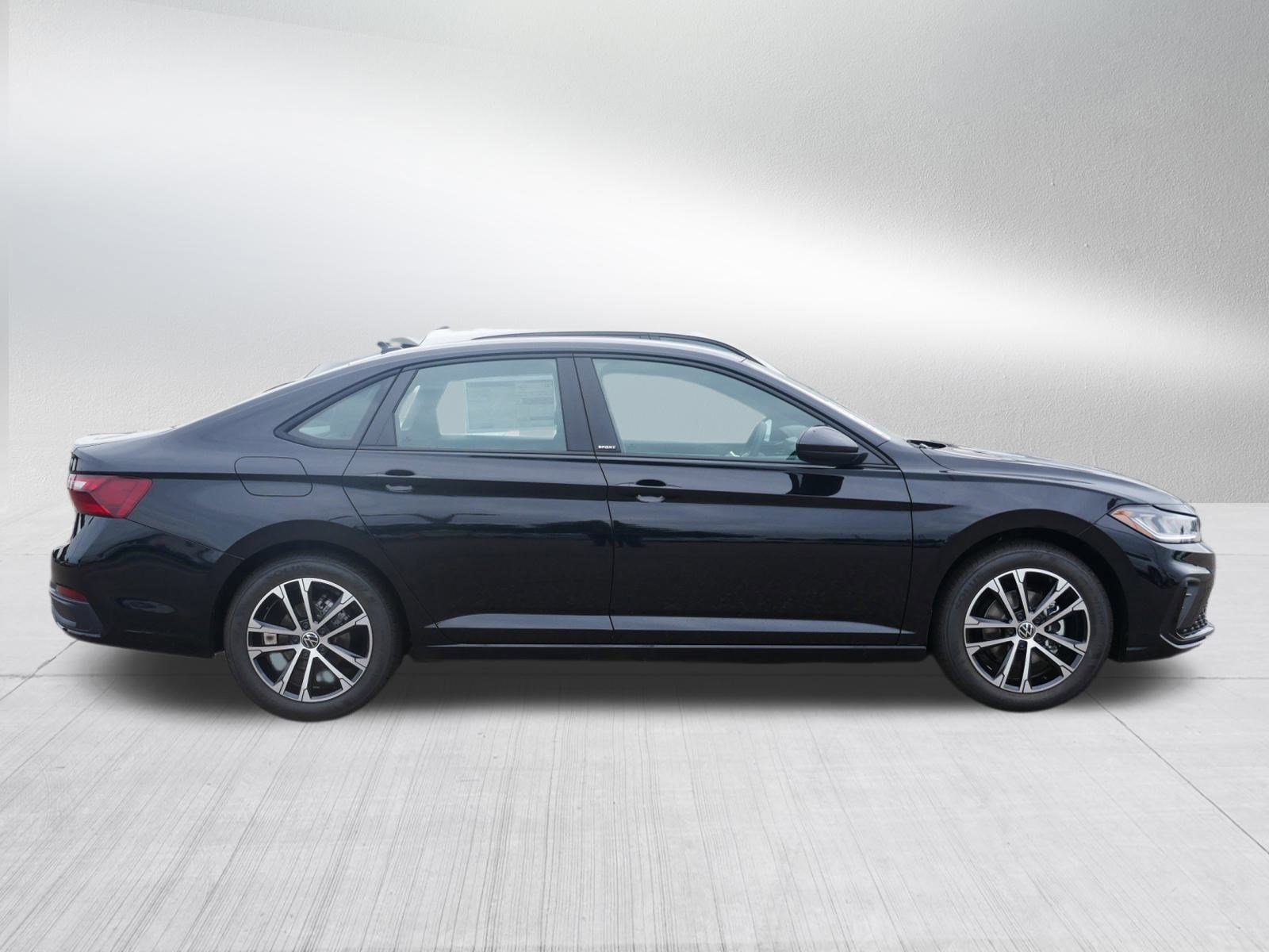 2025 Volkswagen Jetta Sport photo 2