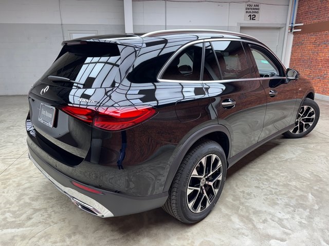2025 Mercedes Benz GLC 350e 4MATIC photo 5