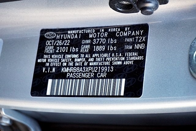 Used 2023 Silver Hyundai SE image 31