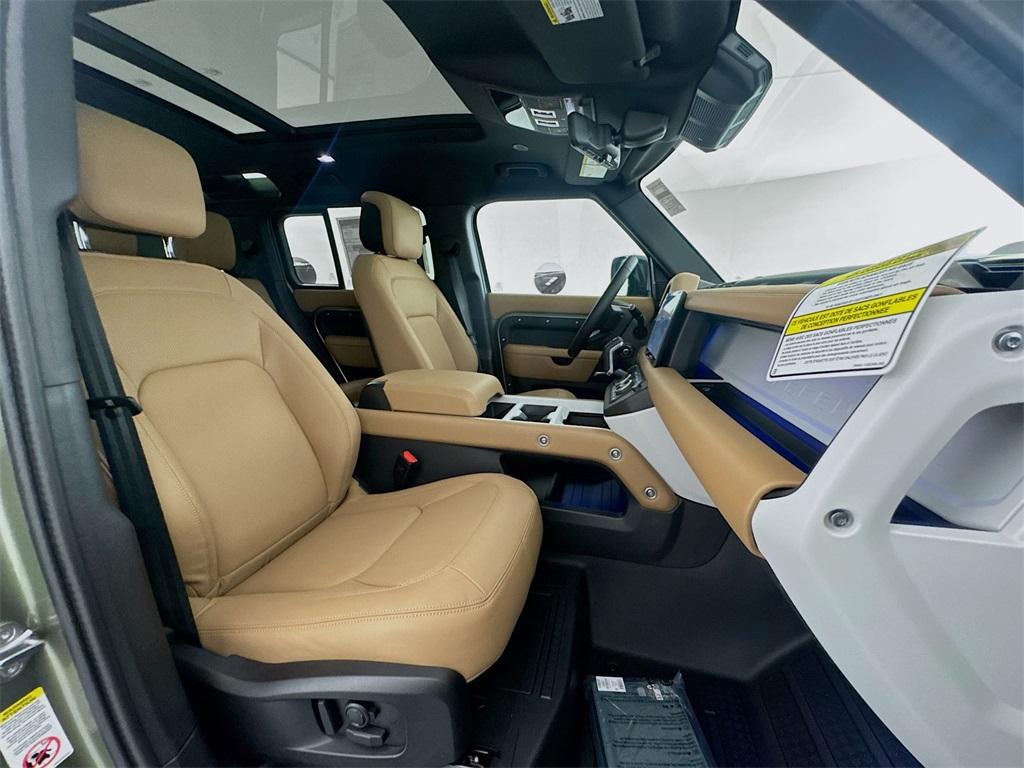 2025 Land Rover Defender 110 X-Dynamic SE photo 24