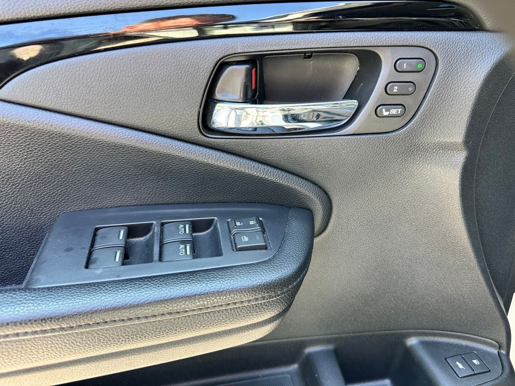 2019 Honda Pilot Touring photo 15