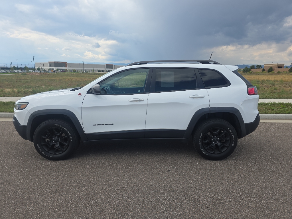 2019 Jeep Cherokee Trailhawk photo 2