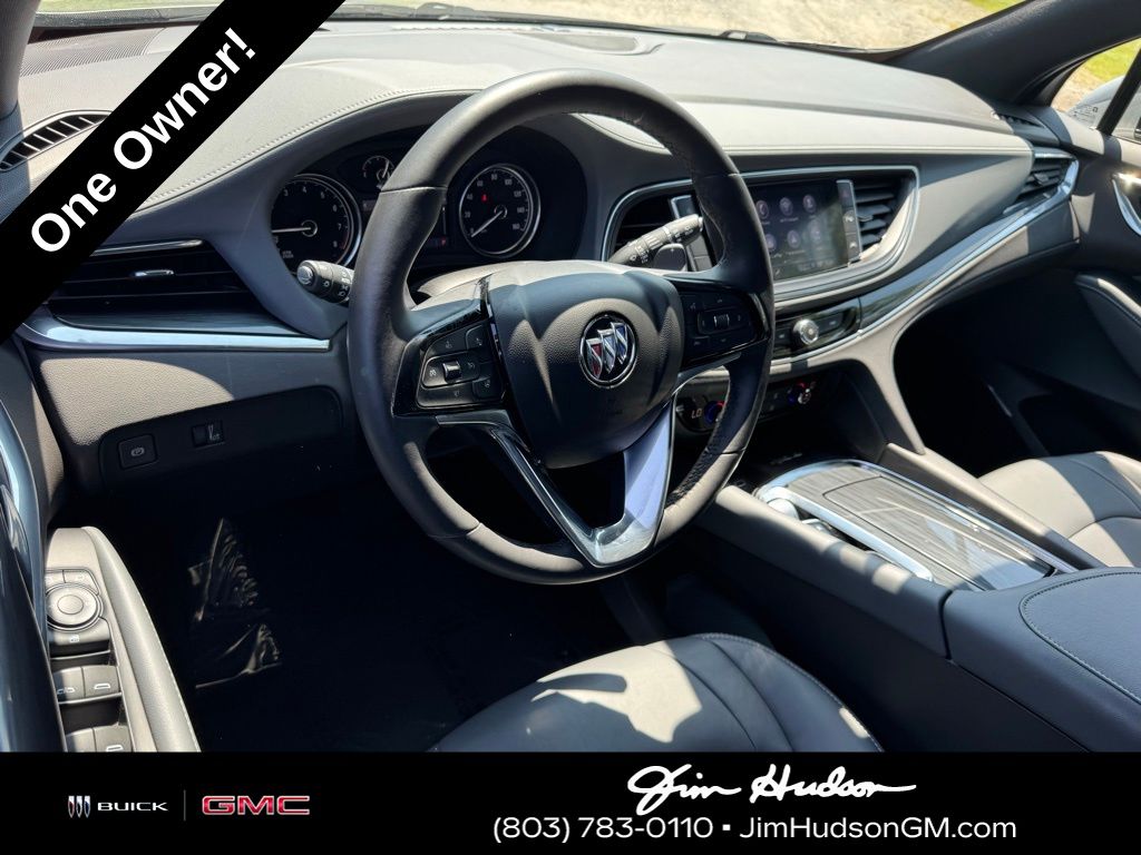 2023 Buick Enclave Essence photo 3