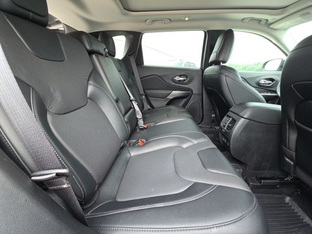 2022 Jeep Cherokee Latitude Lux photo 12