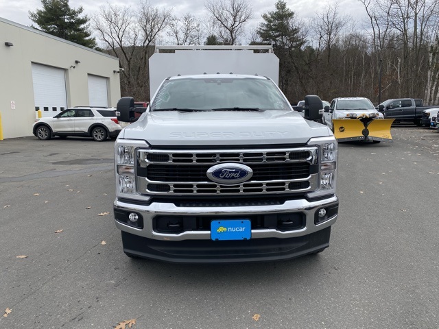 2026 Ford F-350 photo 2