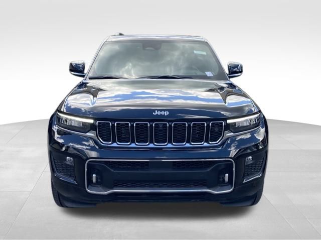 2025 Jeep Grand Cherokee Overland photo 2