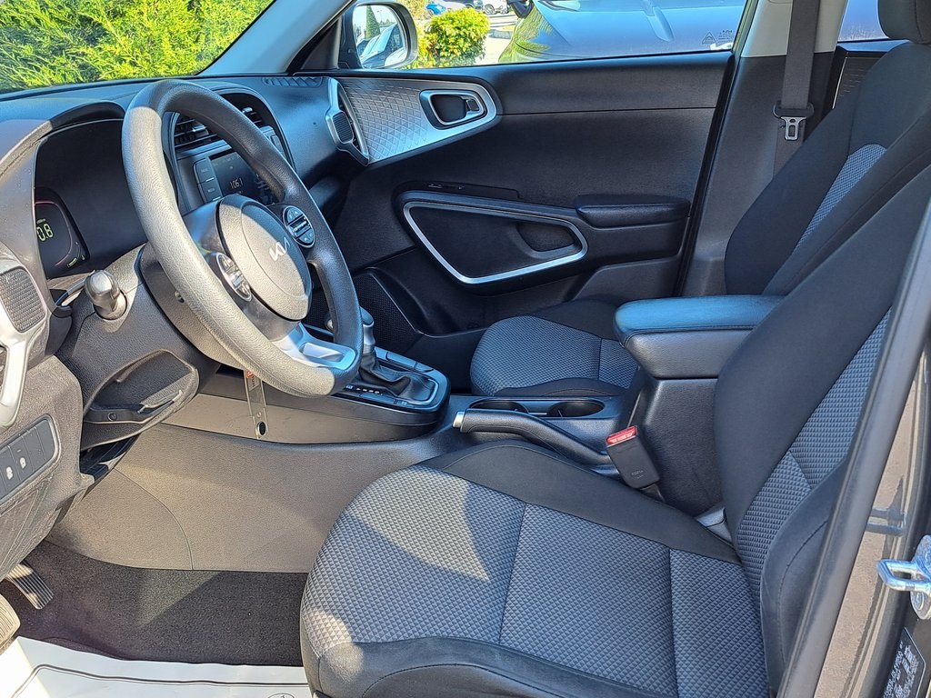 2023 Kia Soul LX photo 22