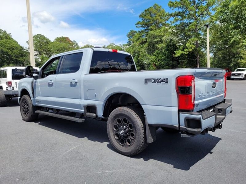 2025 Ford F-350 Lariat photo 7