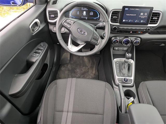 2025 Hyundai Venue SEL photo 15