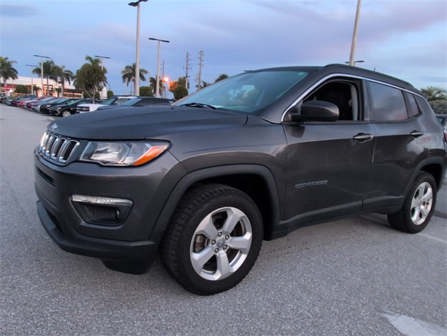 2017 Jeep Compass Latitude photo 4