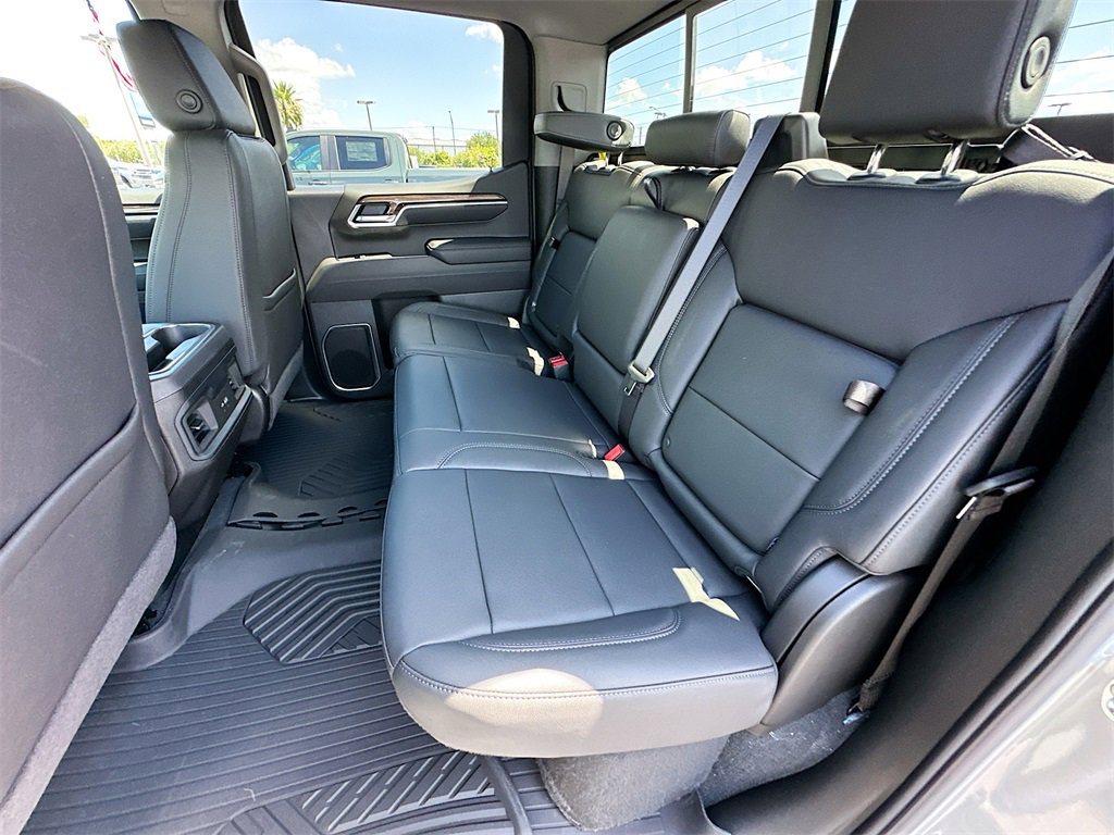 2025 Chevrolet Silverado 1500 RST photo 15
