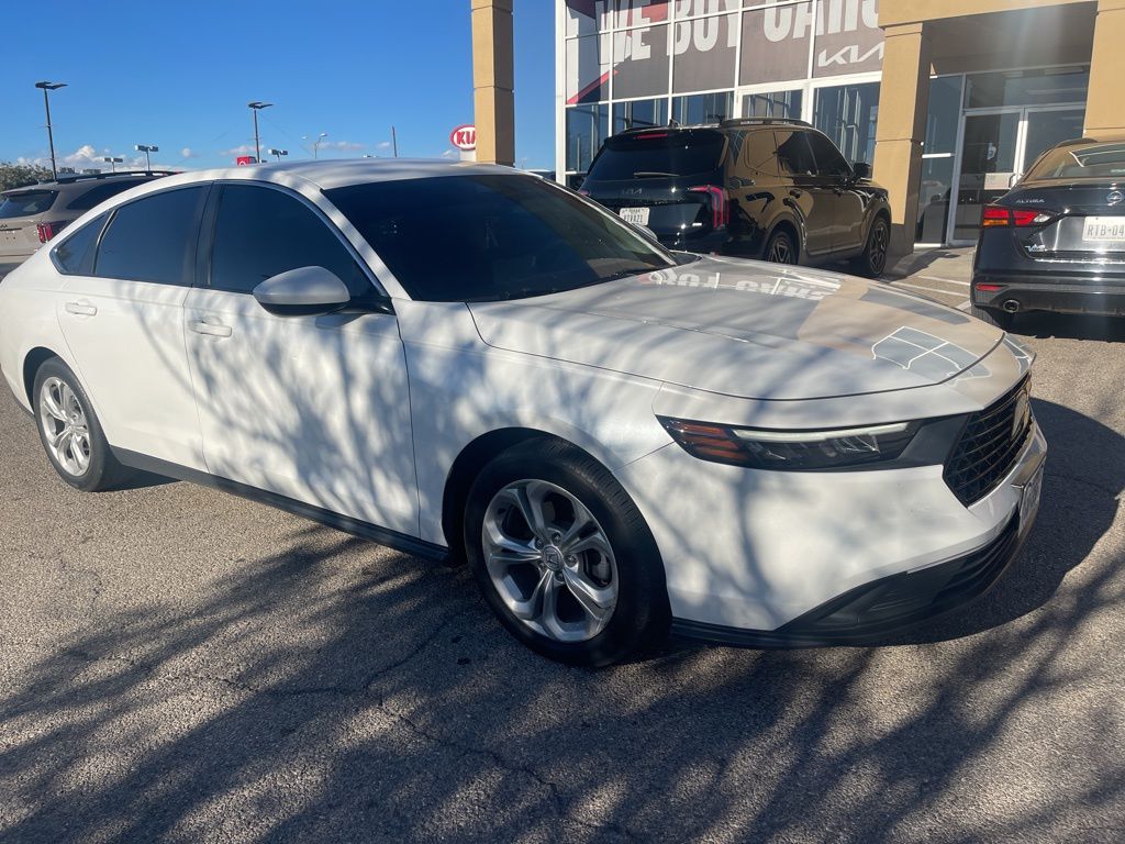 2023 Honda Accord LX photo 9