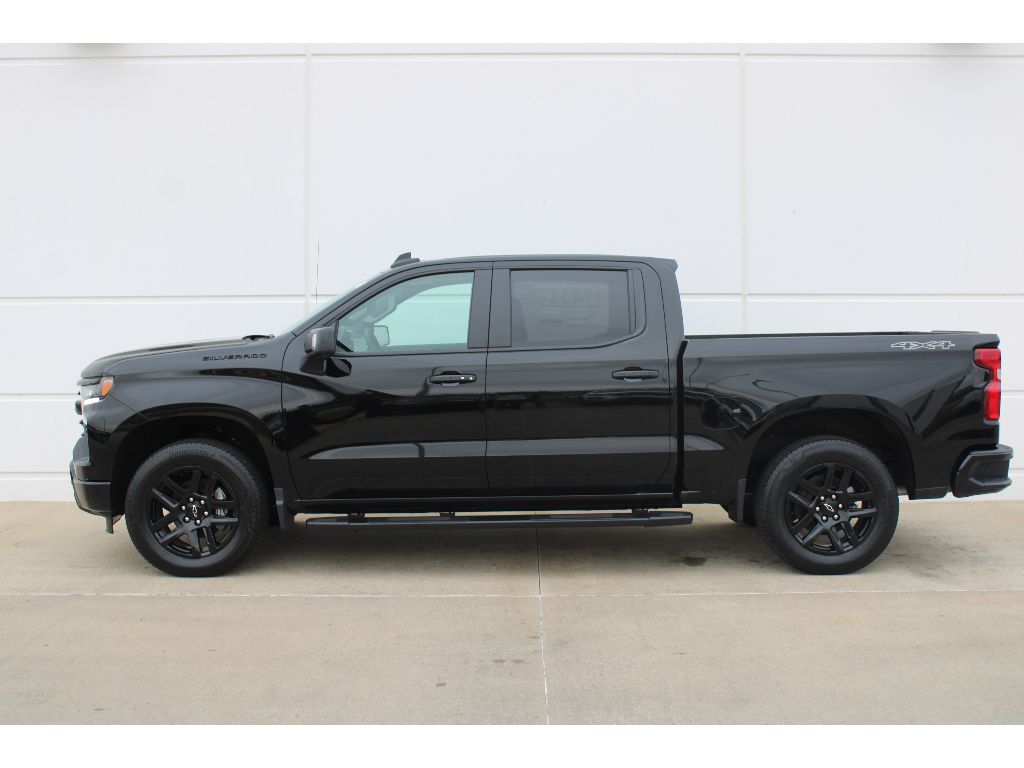 2026 Chevrolet Silverado 1500 RST photo 2