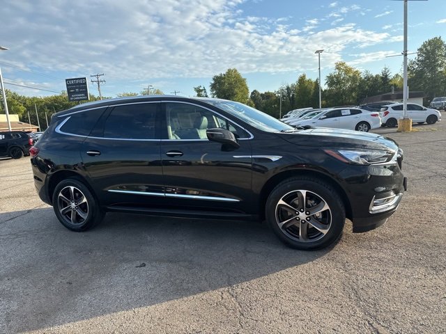 2020 Buick Enclave Essence photo 2