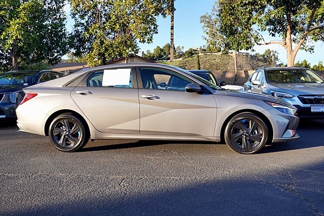 Used 2021 Gray Hyundai SEL image 6