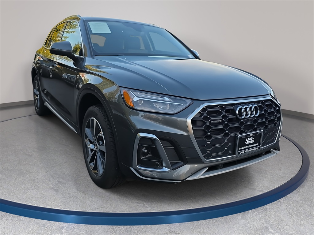 2023 Audi Q5 45 S line Premium photo 3