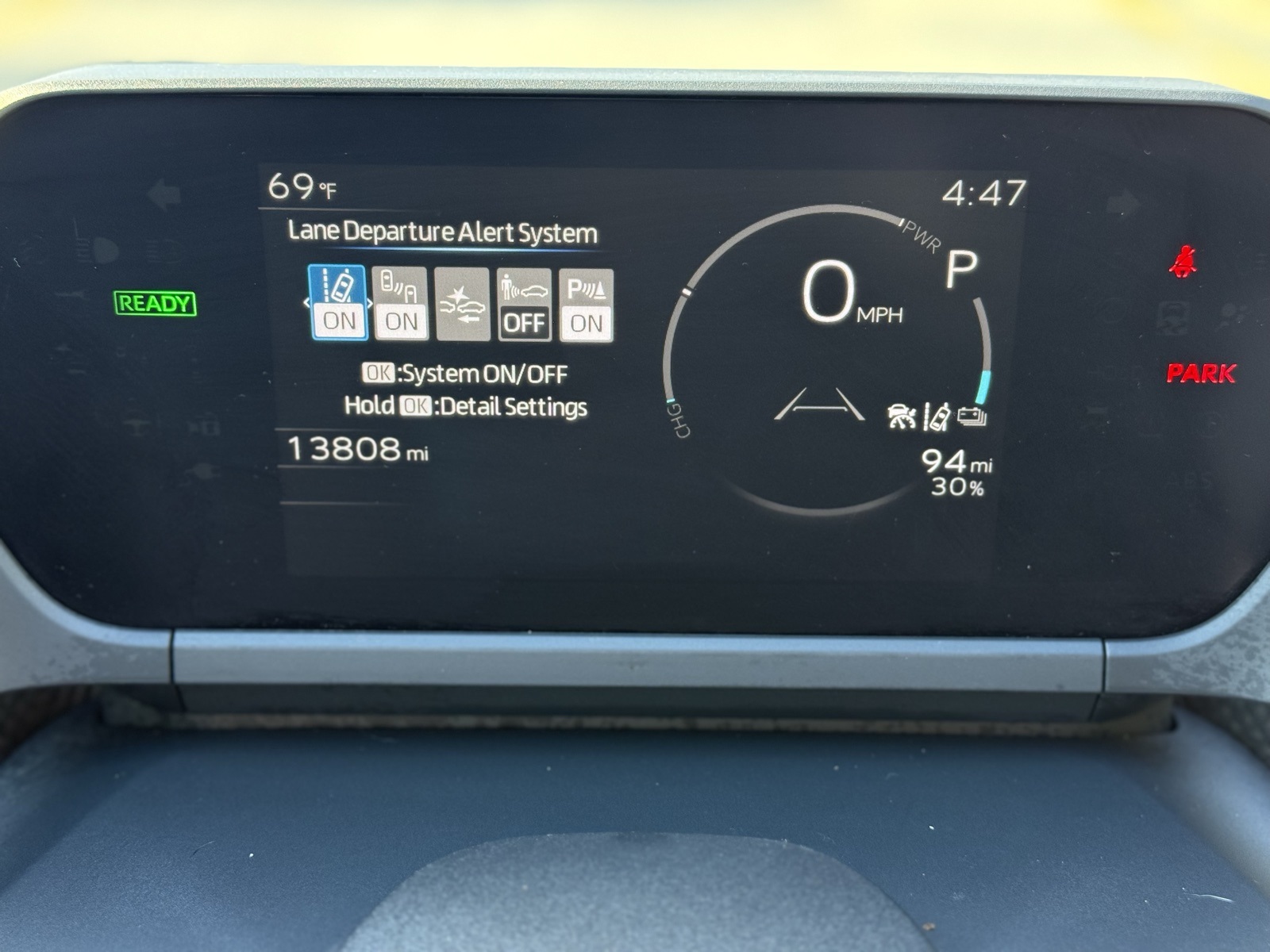 2023 Toyota bZ4X XLE photo 4