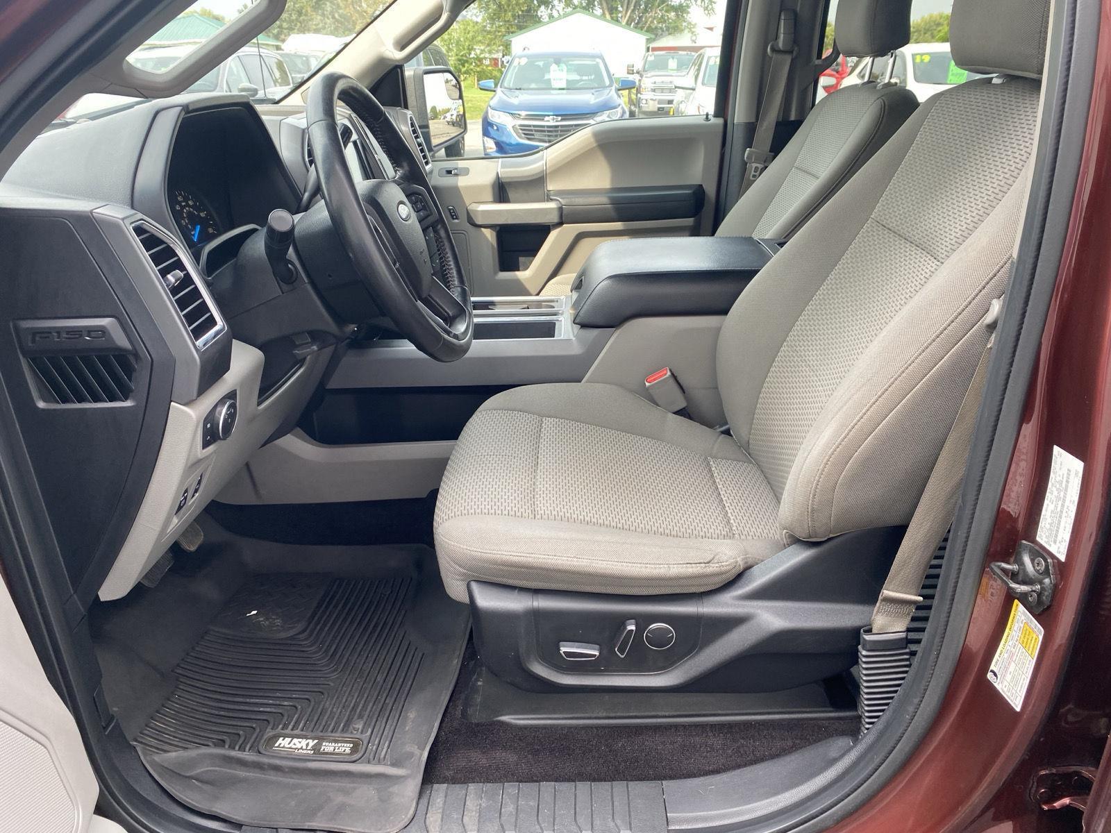 2017 Ford F-150 XLT photo 11