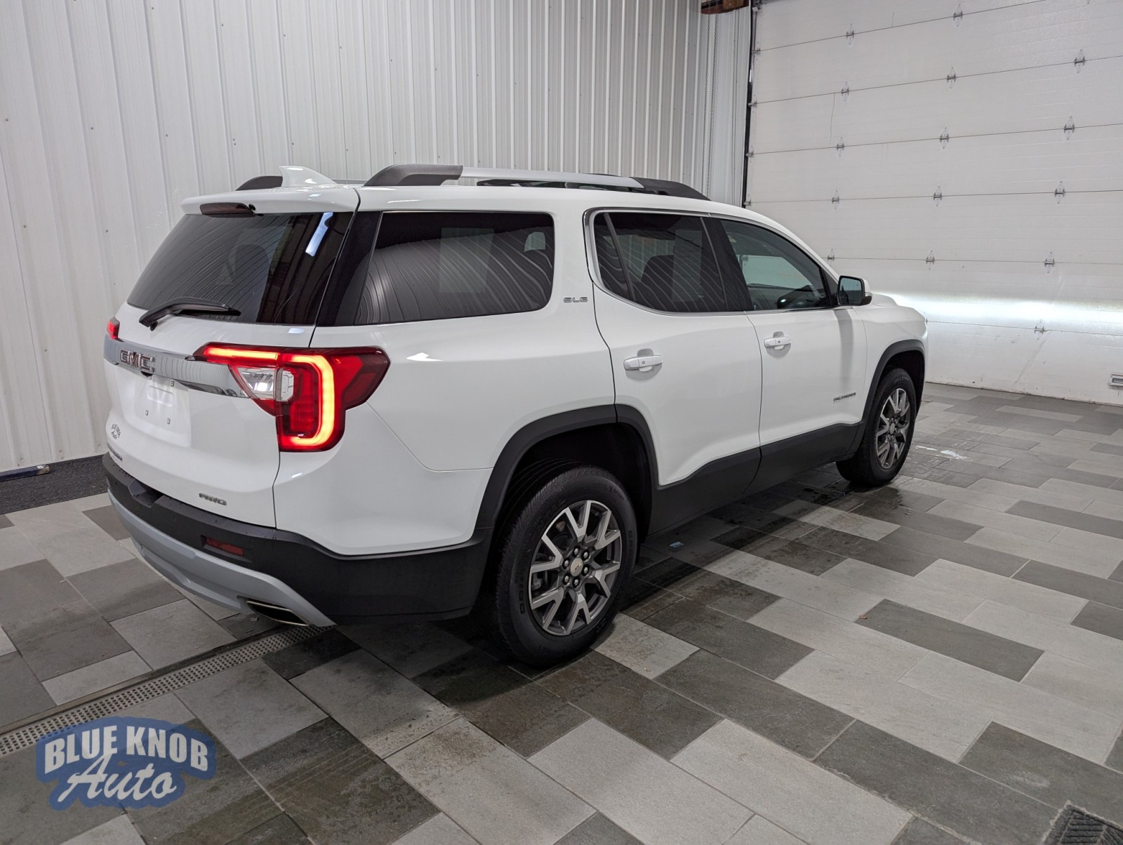 2023 Gmc Acadia SLE photo 4