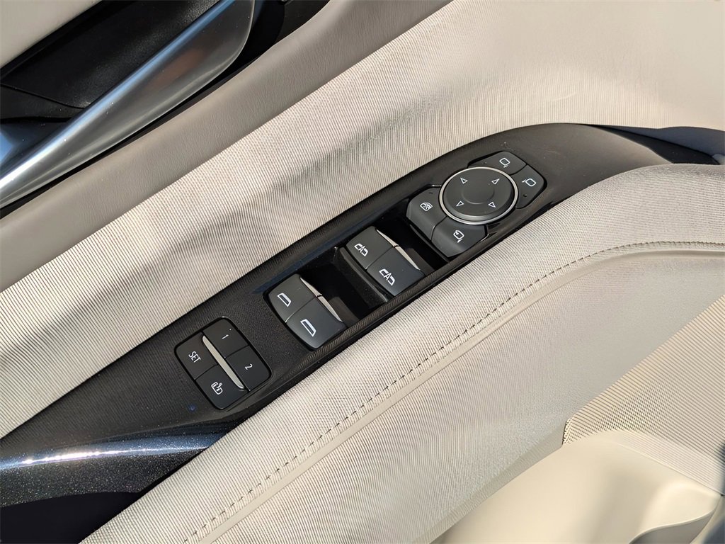 2023 Cadillac Escalade ESV Sport Platinum photo 18