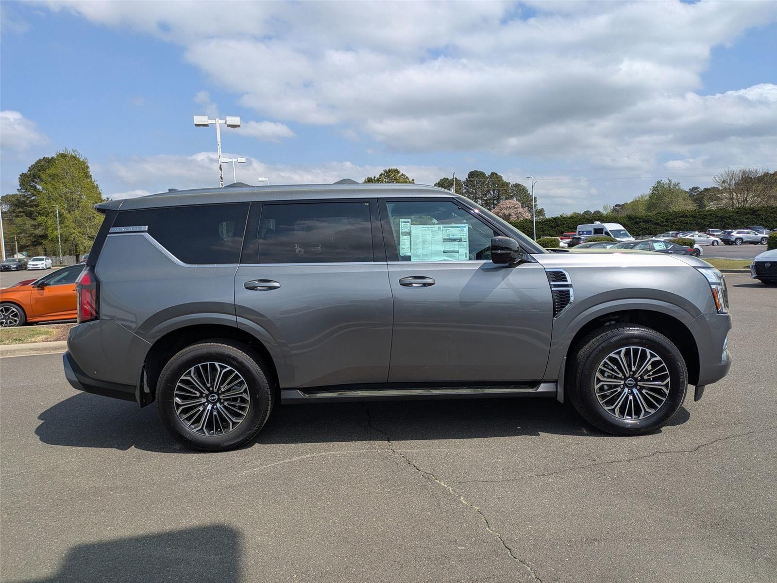 2025 Nissan Armada SL photo 4