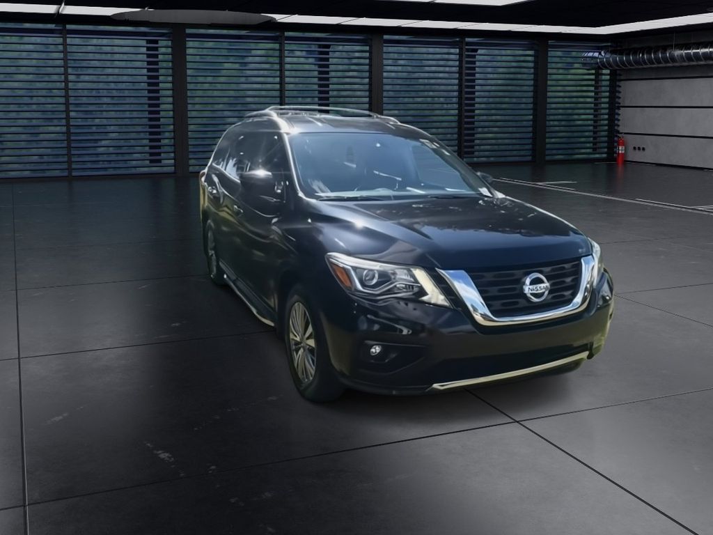 2019 Nissan Pathfinder SL photo 3