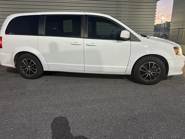 2018 Dodge Grand Caravan GT photo 2